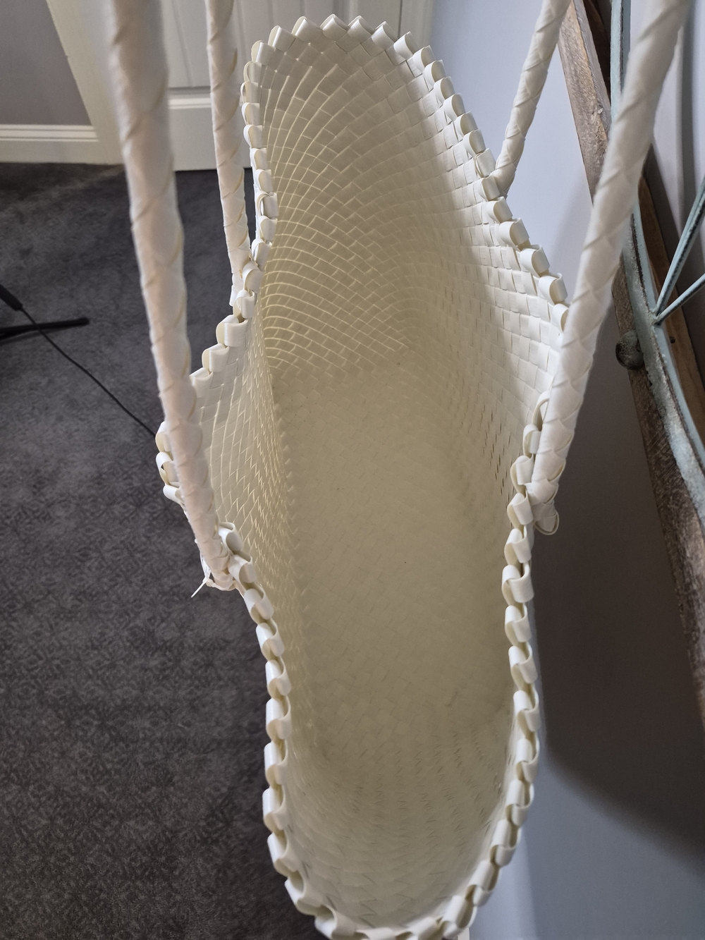 NWT Crate & Barrel Large White Woven Tote Bag - Spacious Summer Shoulder Bag - Picture 7 of 10